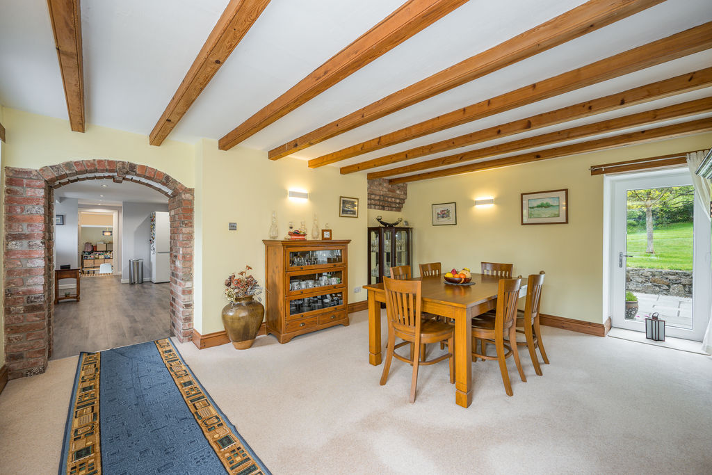 Dining Room- click for photo gallery